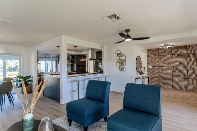 3807 48TH AVENUE S, St Petersburg, FL 33711