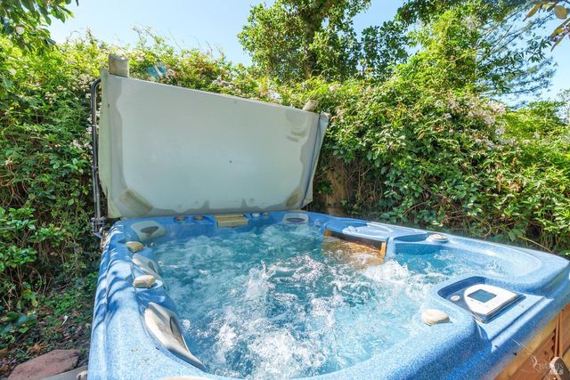 244 Manor Dr, Mill Valley, CA 94941