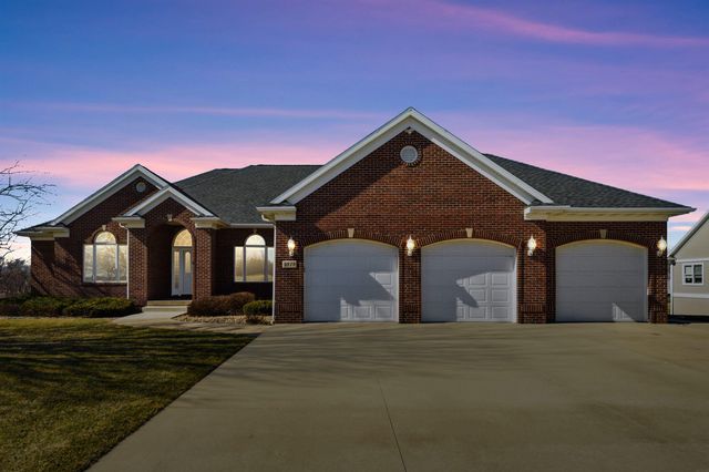 4818 W 4th Street, Waterloo, IA 50701