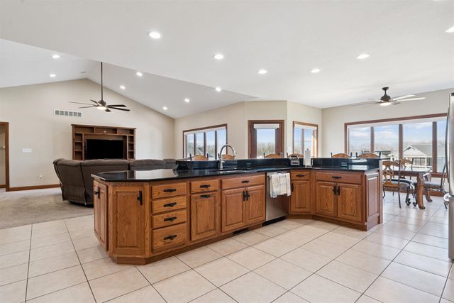 4818 W 4th Street, Waterloo, IA 50701