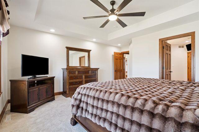 4818 W 4th Street, Waterloo, IA 50701