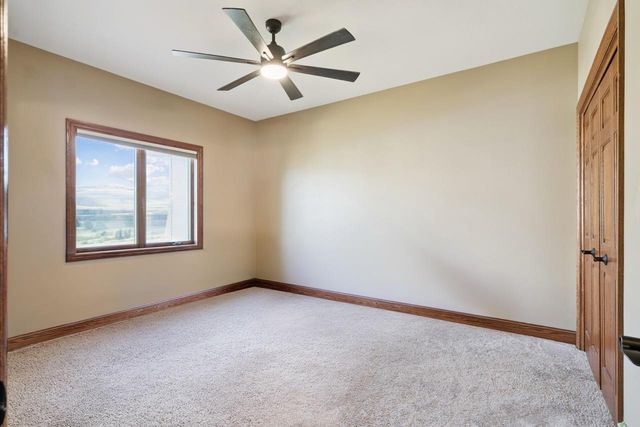 4818 W 4th Street, Waterloo, IA 50701