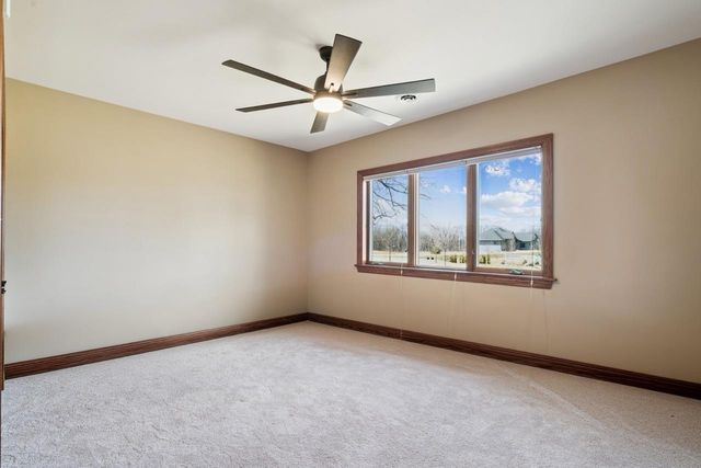 4818 W 4th Street, Waterloo, IA 50701