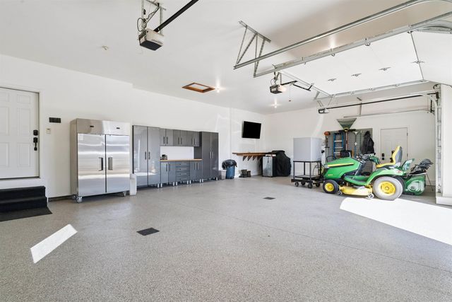 4818 W 4th Street, Waterloo, IA 50701