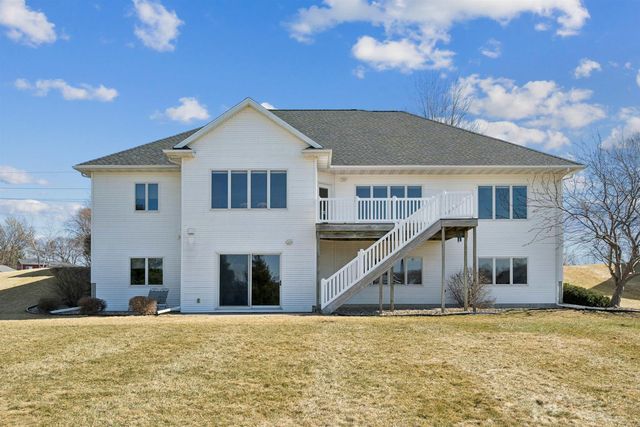 4818 W 4th Street, Waterloo, IA 50701