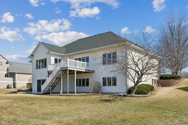 4818 W 4th Street, Waterloo, IA 50701