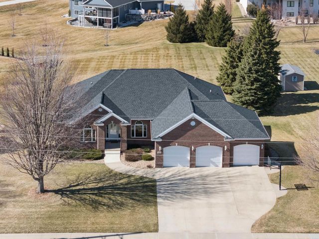 4818 W 4th Street, Waterloo, IA 50701