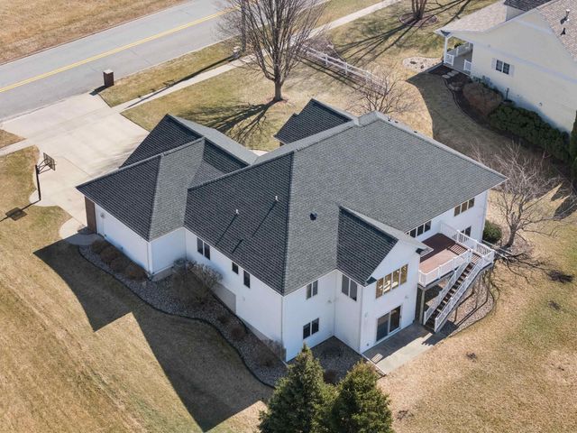 4818 W 4th Street, Waterloo, IA 50701