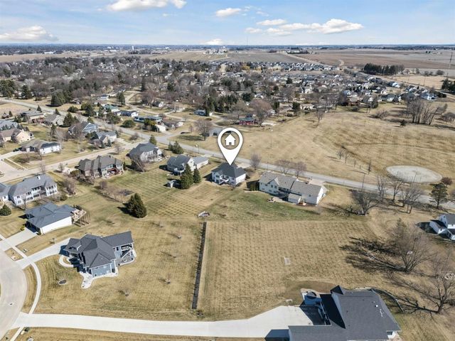 4818 W 4th Street, Waterloo, IA 50701