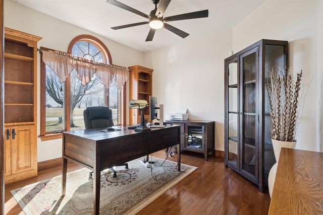 4818 W 4th Street, Waterloo, IA 50701