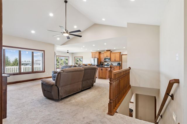 4818 W 4th Street, Waterloo, IA 50701