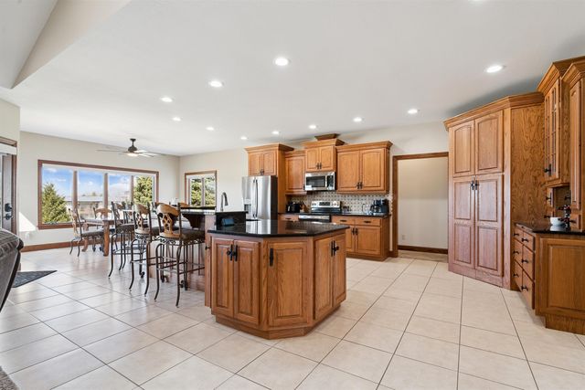 4818 W 4th Street, Waterloo, IA 50701