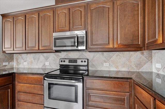 897 Shelby Lane, Lewisville, TX 75056