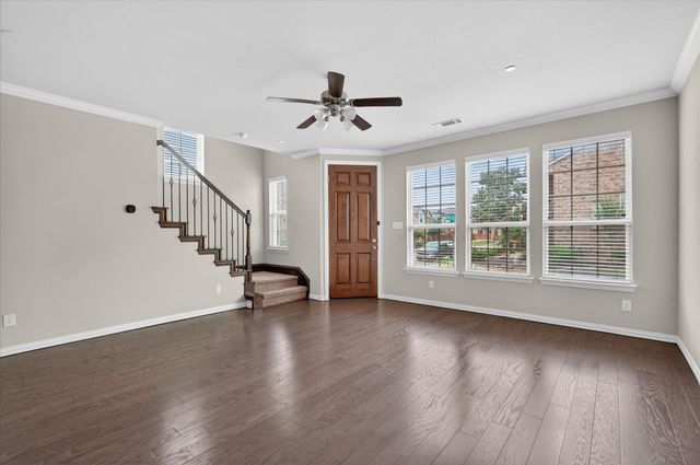 897 Shelby Lane, Lewisville, TX 75056