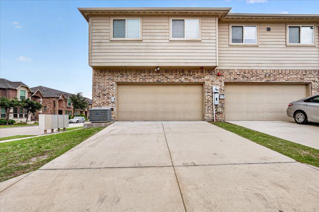 897 Shelby Lane, Lewisville, TX 75056
