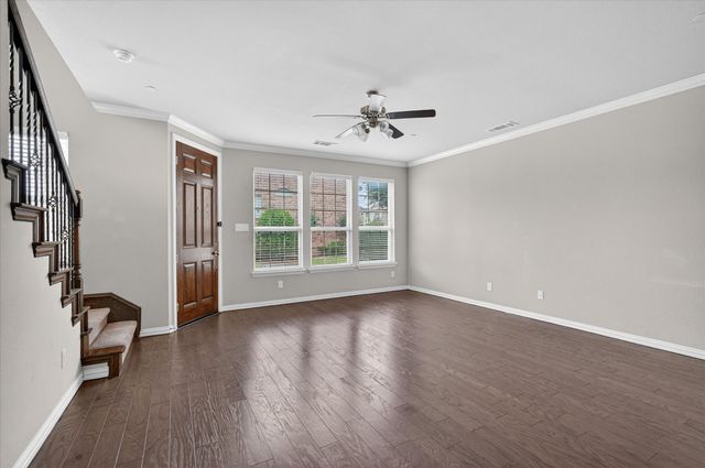 897 Shelby Lane, Lewisville, TX 75056