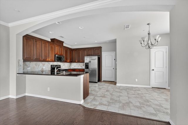 897 Shelby Lane, Lewisville, TX 75056
