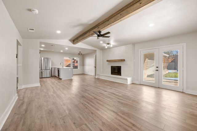 4 Robins Nest Drive, Hickory Creek, TX 75065