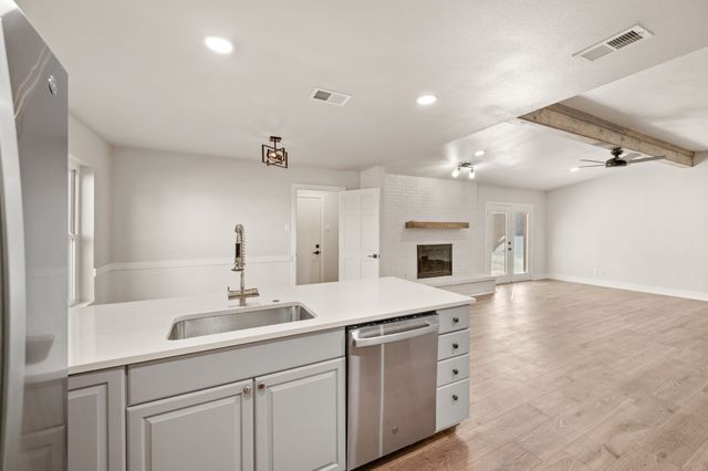 4 Robins Nest Drive, Hickory Creek, TX 75065