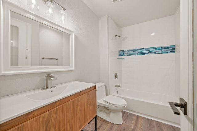 4 Robins Nest Drive, Hickory Creek, TX 75065