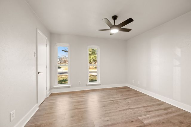 4 Robins Nest Drive, Hickory Creek, TX 75065