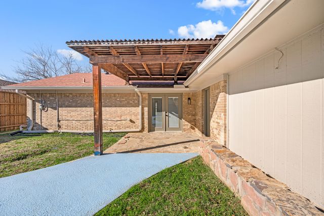 4 Robins Nest Drive, Hickory Creek, TX 75065