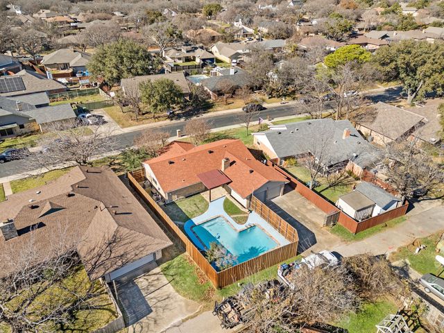 4 Robins Nest Drive, Hickory Creek, TX 75065