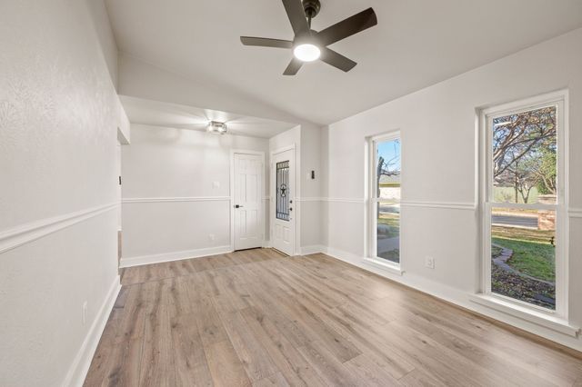 4 Robins Nest Drive, Hickory Creek, TX 75065