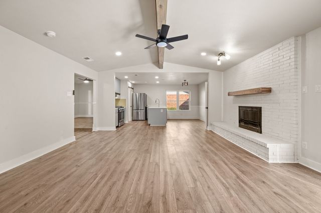 4 Robins Nest Drive, Hickory Creek, TX 75065