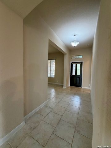 646 Ridge Lawn Dr, New Braunfels, TX 78130