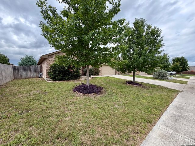 646 Ridge Lawn Dr, New Braunfels, TX 78130