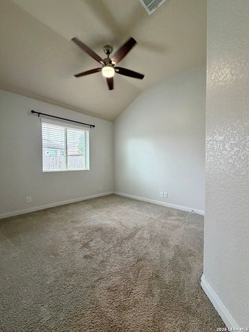 646 Ridge Lawn Dr, New Braunfels, TX 78130