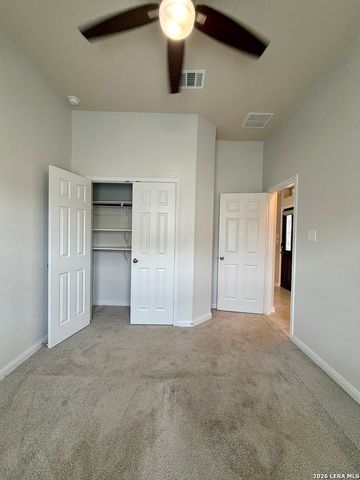 646 Ridge Lawn Dr, New Braunfels, TX 78130