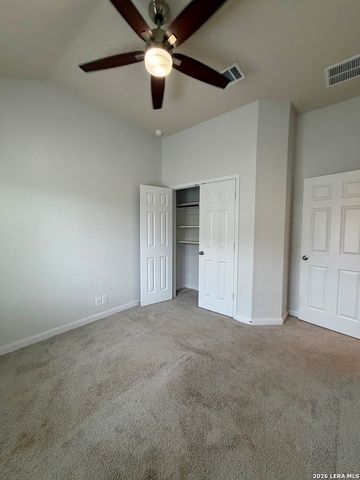 646 Ridge Lawn Dr, New Braunfels, TX 78130