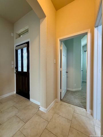 646 Ridge Lawn Dr, New Braunfels, TX 78130