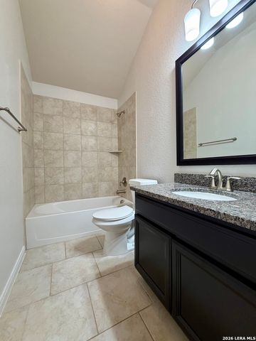646 Ridge Lawn Dr, New Braunfels, TX 78130