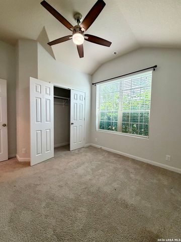646 Ridge Lawn Dr, New Braunfels, TX 78130