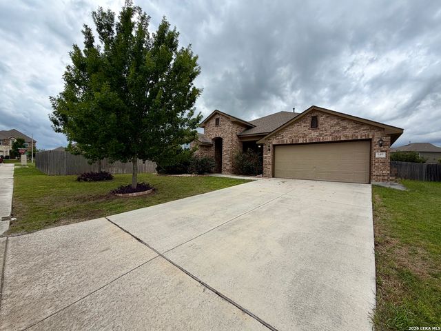 646 Ridge Lawn Dr, New Braunfels, TX 78130