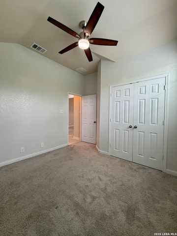 646 Ridge Lawn Dr, New Braunfels, TX 78130