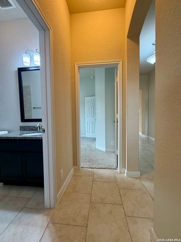 646 Ridge Lawn Dr, New Braunfels, TX 78130