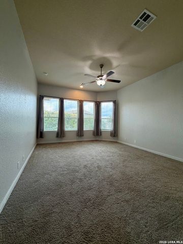 646 Ridge Lawn Dr, New Braunfels, TX 78130