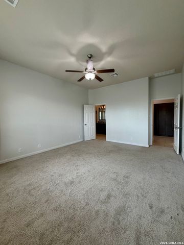 646 Ridge Lawn Dr, New Braunfels, TX 78130