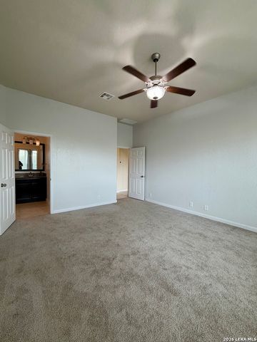 646 Ridge Lawn Dr, New Braunfels, TX 78130