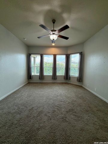 646 Ridge Lawn Dr, New Braunfels, TX 78130