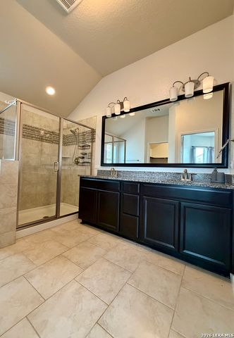 646 Ridge Lawn Dr, New Braunfels, TX 78130