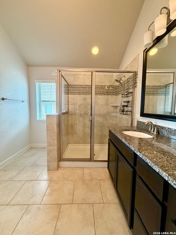 646 Ridge Lawn Dr, New Braunfels, TX 78130