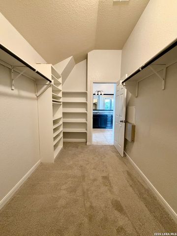 646 Ridge Lawn Dr, New Braunfels, TX 78130