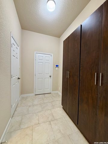 646 Ridge Lawn Dr, New Braunfels, TX 78130