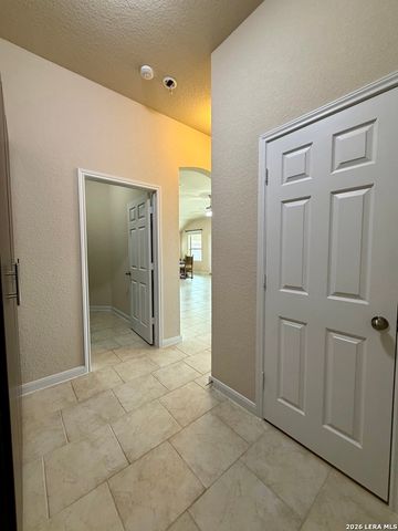 646 Ridge Lawn Dr, New Braunfels, TX 78130