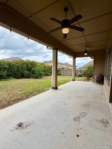 646 Ridge Lawn Dr, New Braunfels, TX 78130